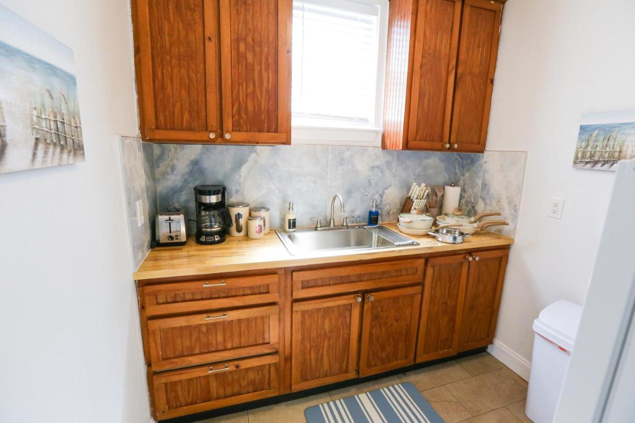 Centrally Located Efficiency One Mile To The Beach! 잭슨빌비치 외부 사진